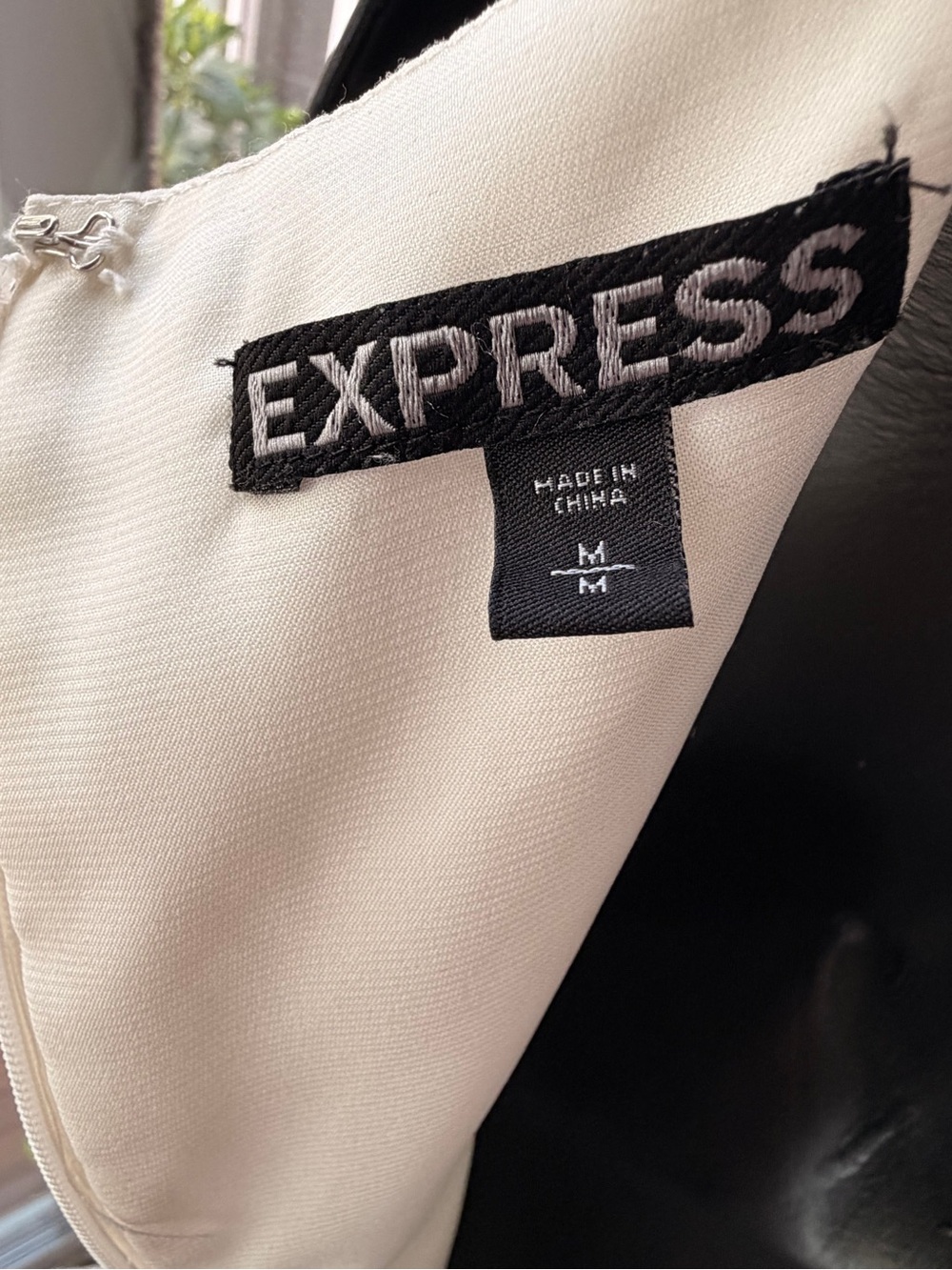 Medium - Express Ivory Sleeveless Peplum Top - VGC - Picture 5 of 9